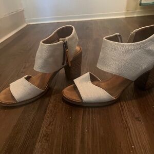 Toms heels
